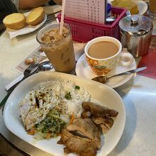 左上のパンは相席の人の