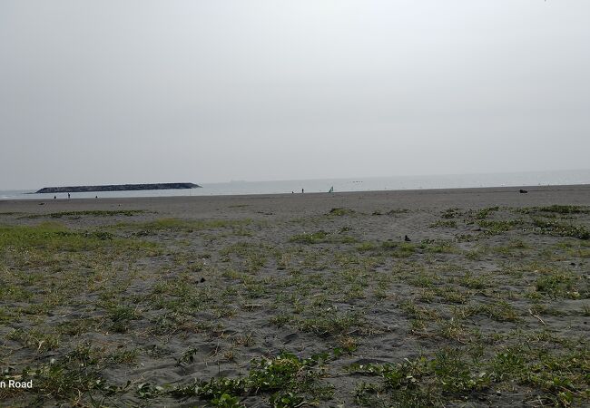 海まで50ｍ以上のとても大きな砂浜が広がります