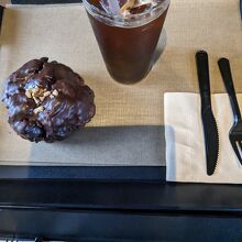 チョコパンとアイスコーヒー