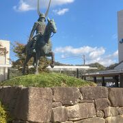 彦根藩初代藩主の像