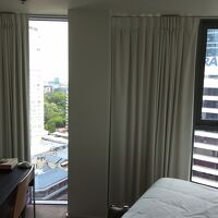 客室のベット越し見える、、、、