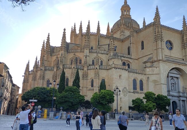 まさに”カテドラルの貴婦人” 。