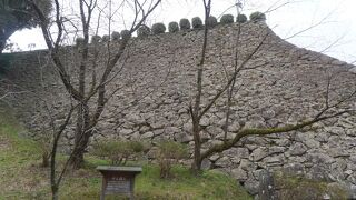 「千人殺し」の石垣