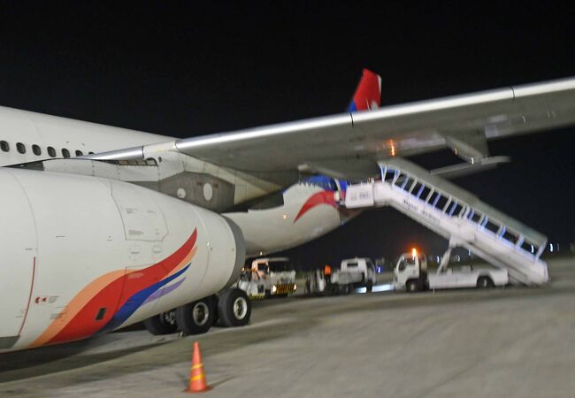 トリブバン国際空港 (KTM)