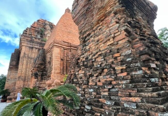 チャンパ王国が建てたヒンドゥー教寺院跡！