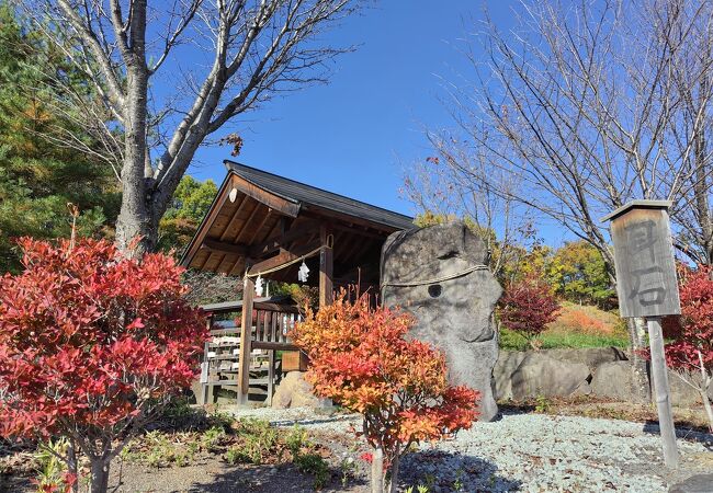 縁結びの小さな神社もある道の駅