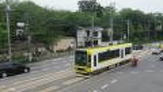 住宅地をぬうように走っています