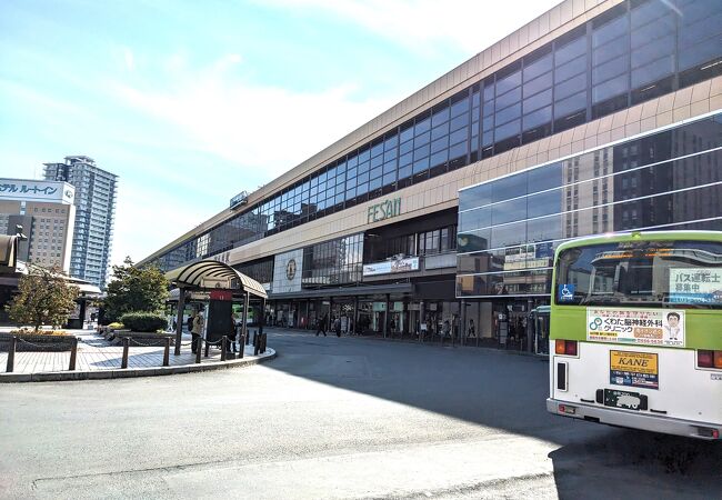 新幹線の盛岡駅ビルは立派。