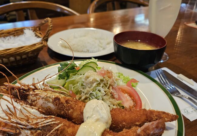 昭和レトロのな雰囲気の洋食屋さん