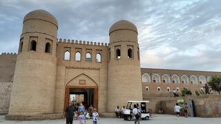 一番賑やかな門