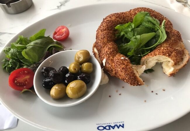 カドキョイのフェリーのりば近くのカフェ