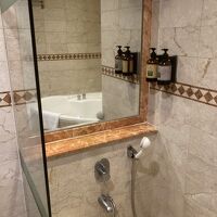 左手のガラスの壁がもっと出てるとよかった