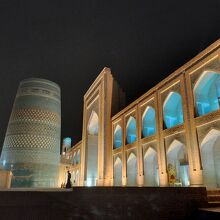 夜のライトアップも美しい