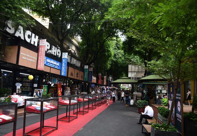 ホーチミン市内の本屋さん