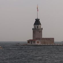 ボスポラス海峡クルーズ船から見た乙女の塔。