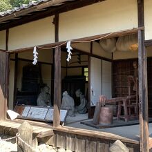 幼少の頃に暮らしていた長府の家を再現。