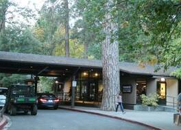 Yosemite Lodge at the Falls