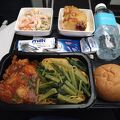 至って普通の機内食です。