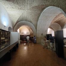 地下の書庫部分は写真撮影ができます