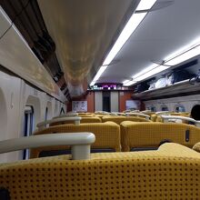 ゴールデンウィークとは思えない静かな車内