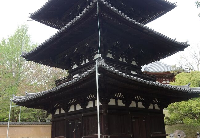 興福寺で最古の建物の一つ