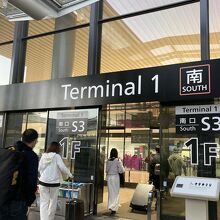 ピーチは［ターミナル１］から