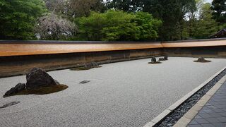 石庭の屋根が新しくなっていた