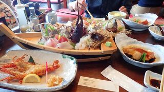 稲取漁港前の海鮮レストラン