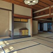 A rare sightseeing spot where visitors can see the inside of an upper class residence from the Meiji period