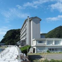 松崎の海水浴場に面していて素晴らしい立地でした。
