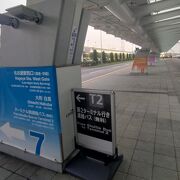 第2ターミナルまで、シャトルバス（無料）を利用しました
