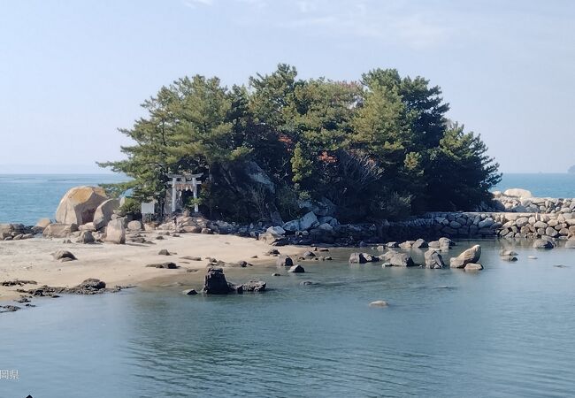 糸島から突き出た陸続きの神社です