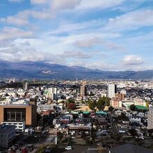 西側の眺望　吾妻小富士も見えます