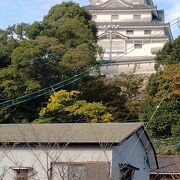 中はコンクリートづくりの郷土資料館です