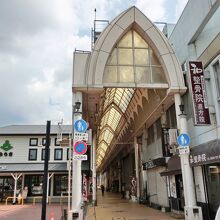 駅前からの明治町商店街