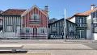 しましま模様の街並みがカワイイ