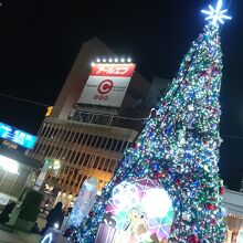11月に入って日本の街は早くもクリスマスモードとなっていた。
