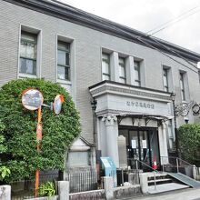 美術館よりも建築に興味津々