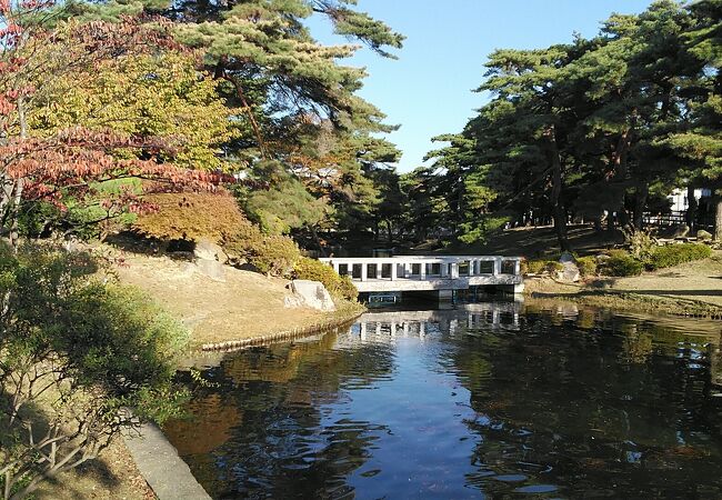 郡山駅から徒歩圏にある日本の歴史公園100選の麓山公園（はやまこうえん）