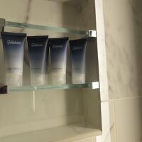 シャンプー、ボディウォッシュ、コンディショナー