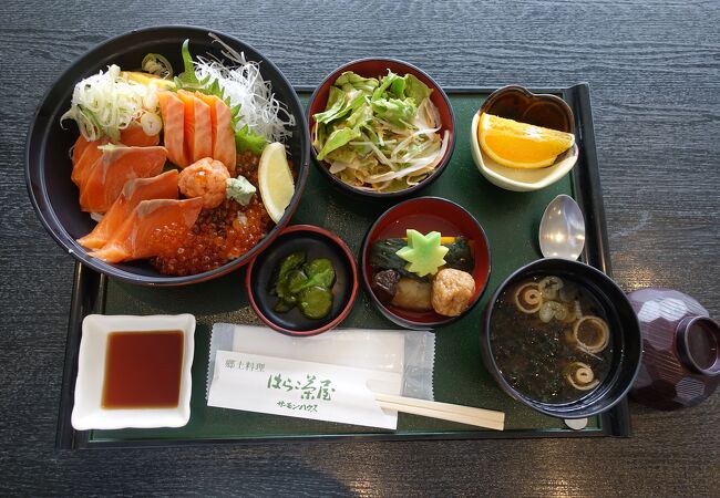 小鉢の煮物が料亭の味でびっくり！