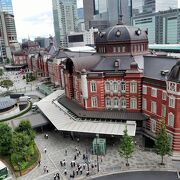 屋上テラスから、東京駅丸の内駅舎を撮影