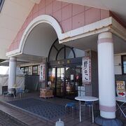 ミニ「しゃこちゃん」が売られる道の駅（道の駅もりた）