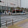 島屋駅前の路面電車の駅