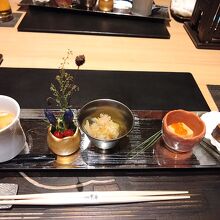 日本料理 華暦で夕食 カジュアルコース手毬の前菜