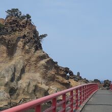 波立海岸弁天島