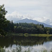 津軽富士見湖と岩木山