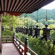 多武峰の山中に佇む見どころの多い神社