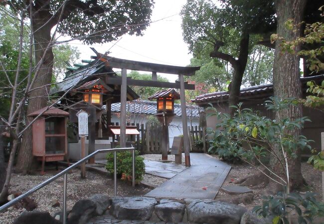 本来はこの地にあった神社はこちらの【比売古曽神社】との説明書きがありました。