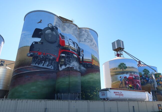 コルビナビン サイロ アート